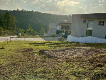 Terreno residencial itahye